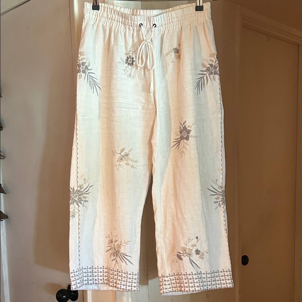 JOHNNY WAS CROPPED LINEN PANTS with Floral Embroidery size M
